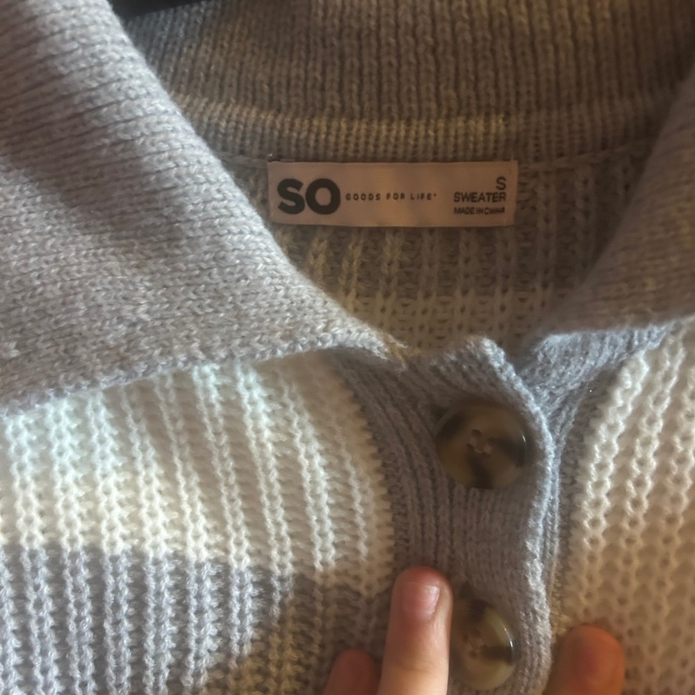 grey sweater